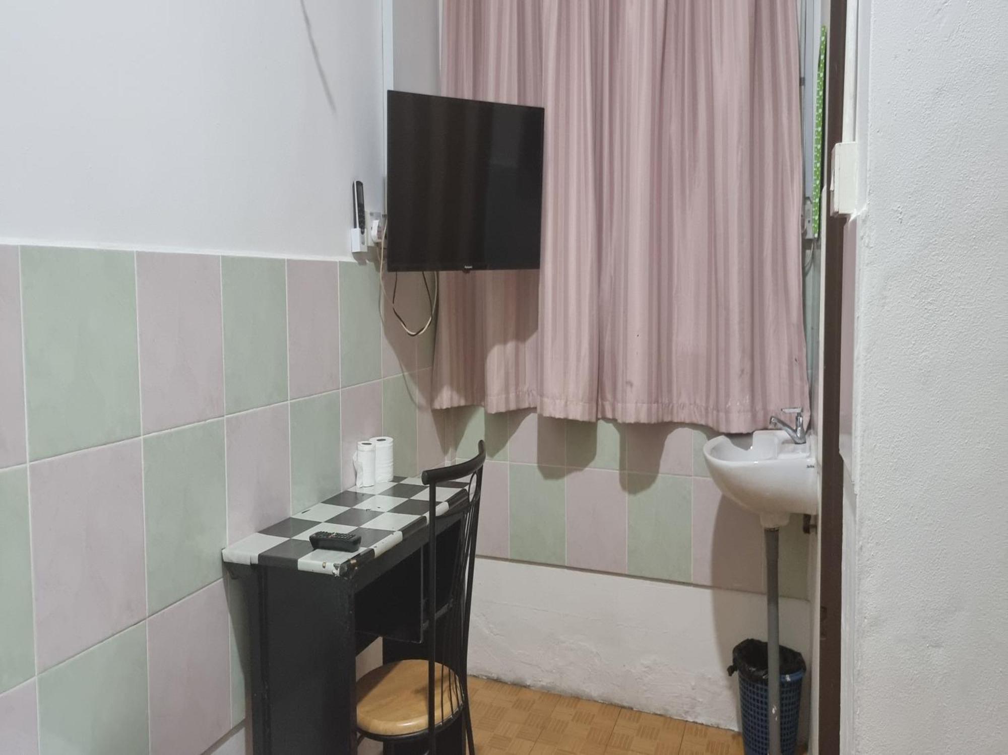Oyo 90972 Jj Homestay Miri Exterior photo