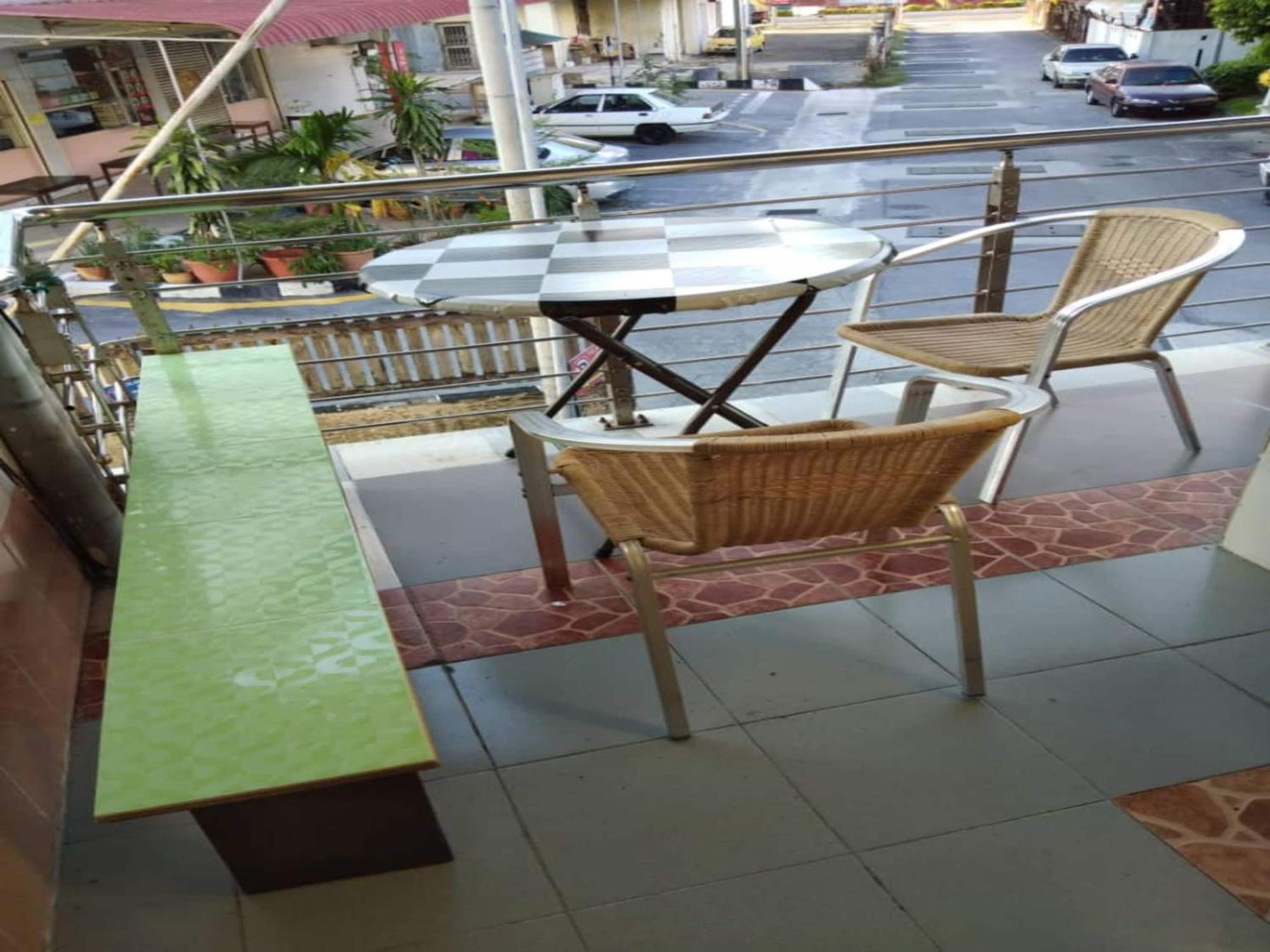 Oyo 90972 Jj Homestay Miri Exterior photo