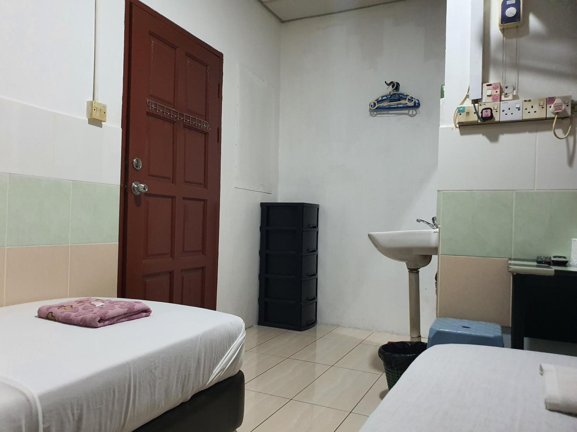 Oyo 90972 Jj Homestay Miri Exterior photo