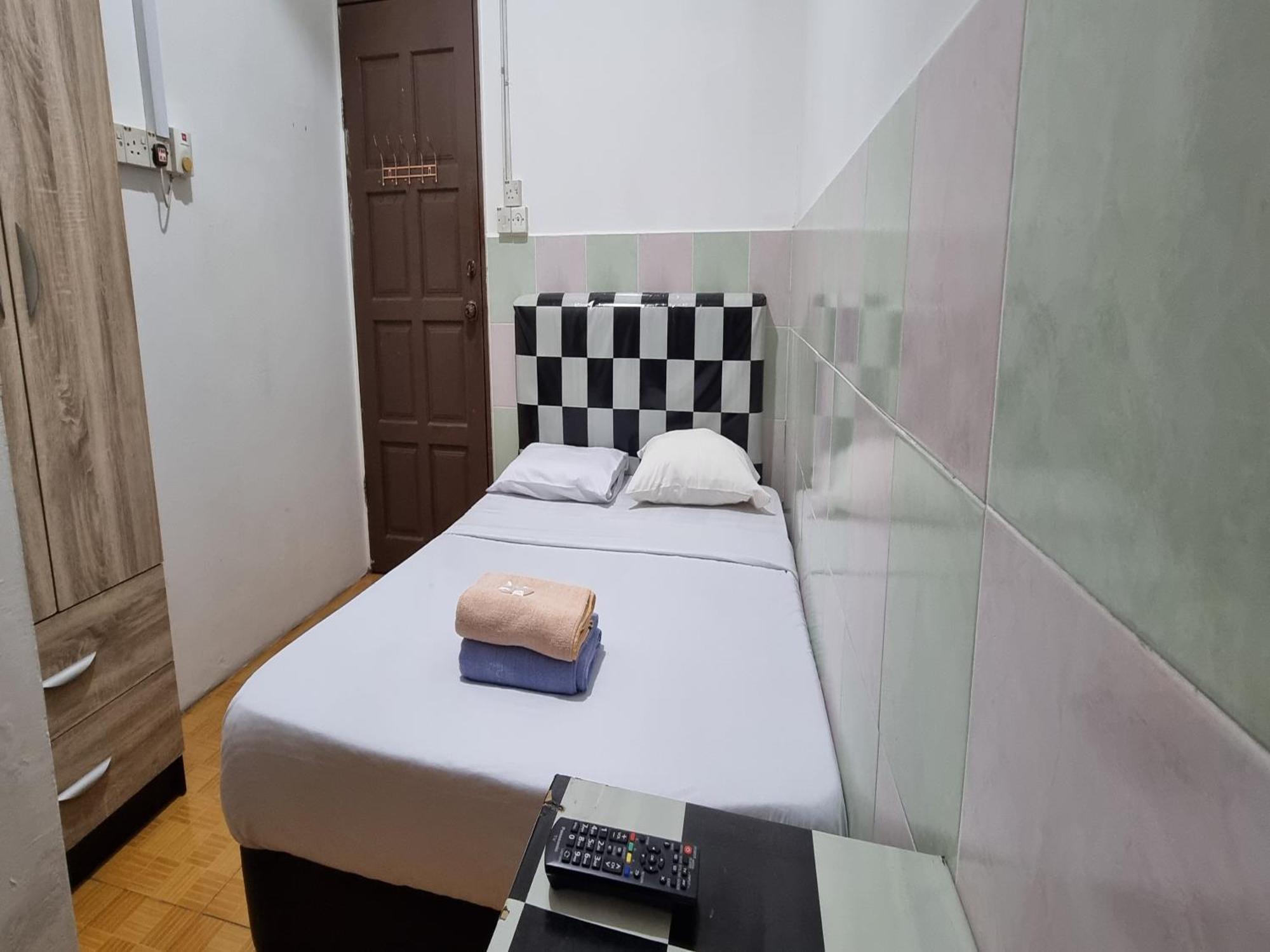 Oyo 90972 Jj Homestay Miri Exterior photo
